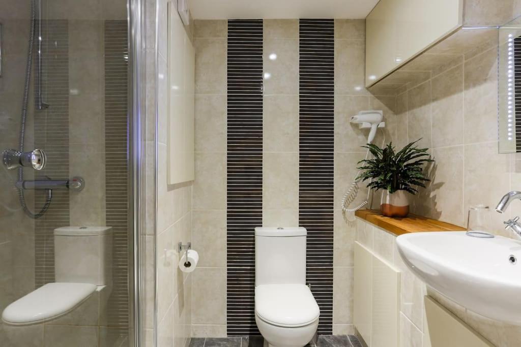 Truro Apartment In A Stunning Quiet Location 外观 照片